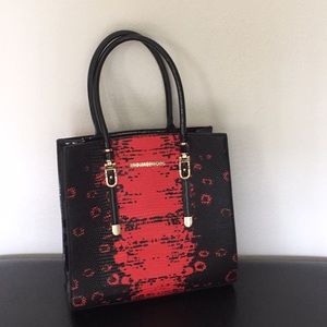Red and Black purse🚨 60% OFF🚨